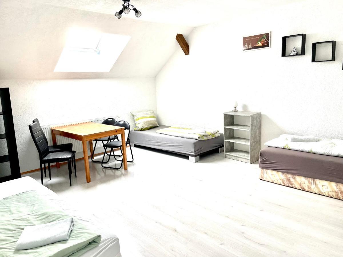 #World Monteur Apartment Schkeuditz Extérieur photo